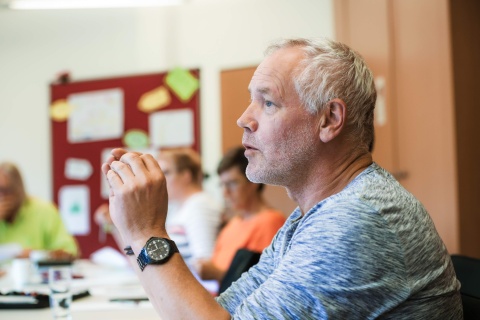 Älterer Teilnehmender